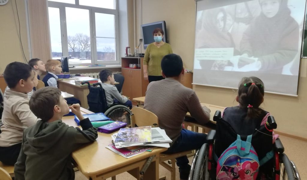 В группах воспитанников младших классов состоялся час памяти «Мужество и стойкость Ленинграда»