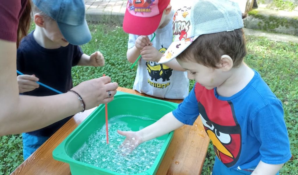 Занимательные игры с водой на улице